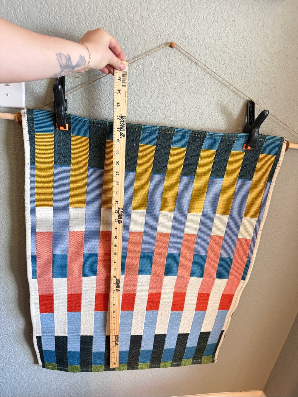 Beautiful Modern Handwoven Style Rug - Picture 5 of 5